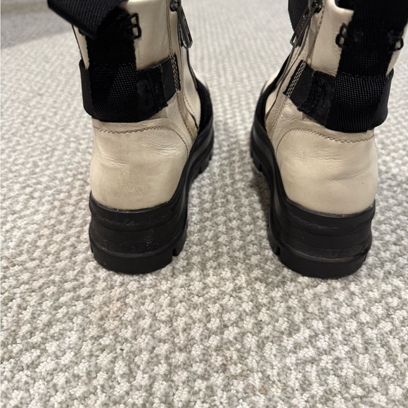 UGG Women's Black and Cream Combat Boots - Picture 3 of 6